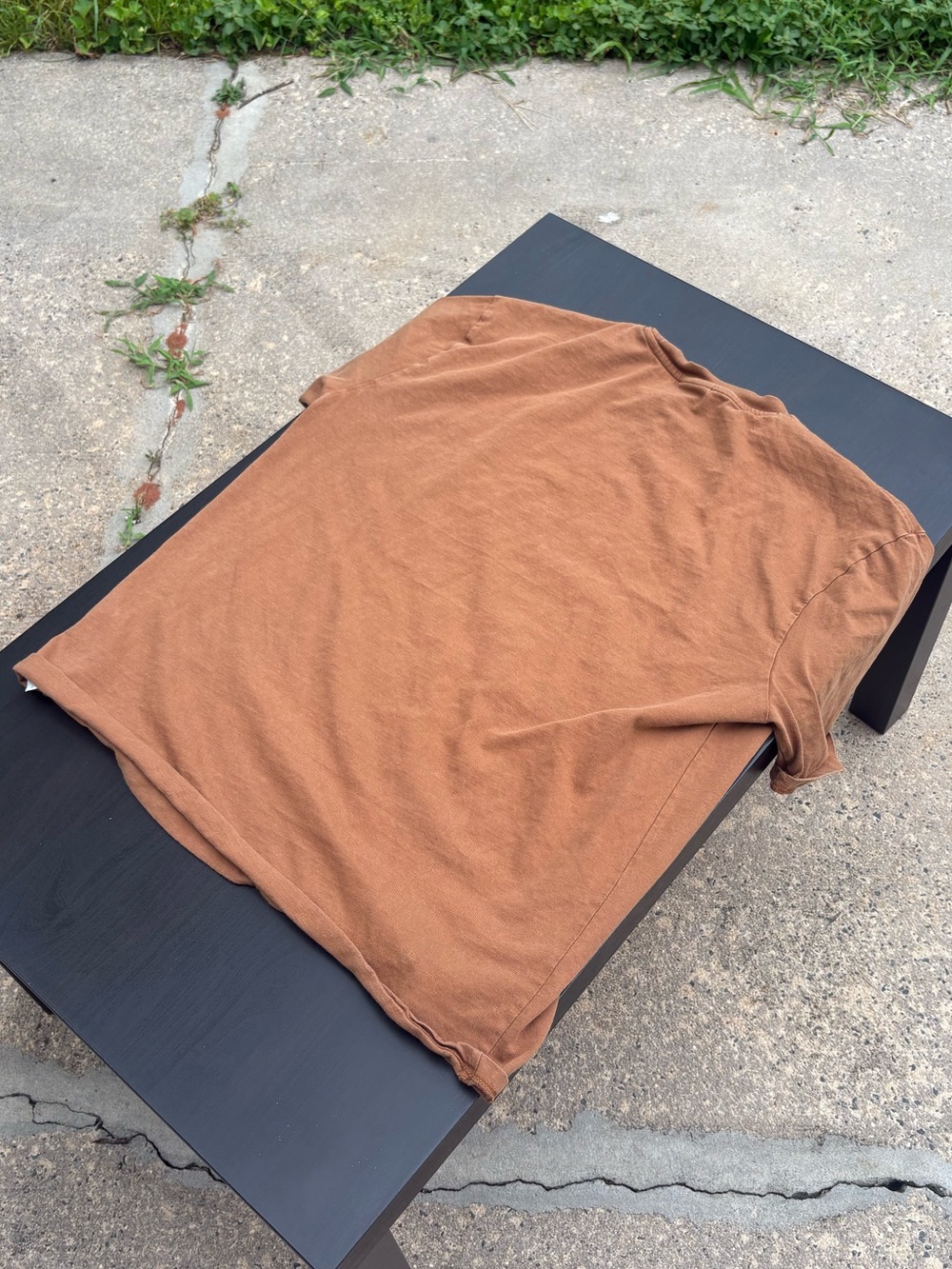 GUESS Brown Short-Sleeve Tee with Sunflower Graphic - Picture 3 of 4